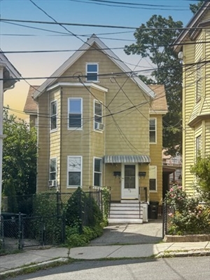 22 1/2 Wesley Park, Apt 1