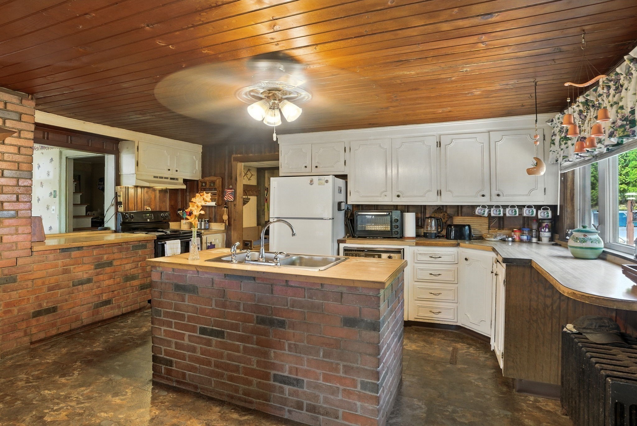 5 Circle St, Templeton, MA 01436 - Image 8