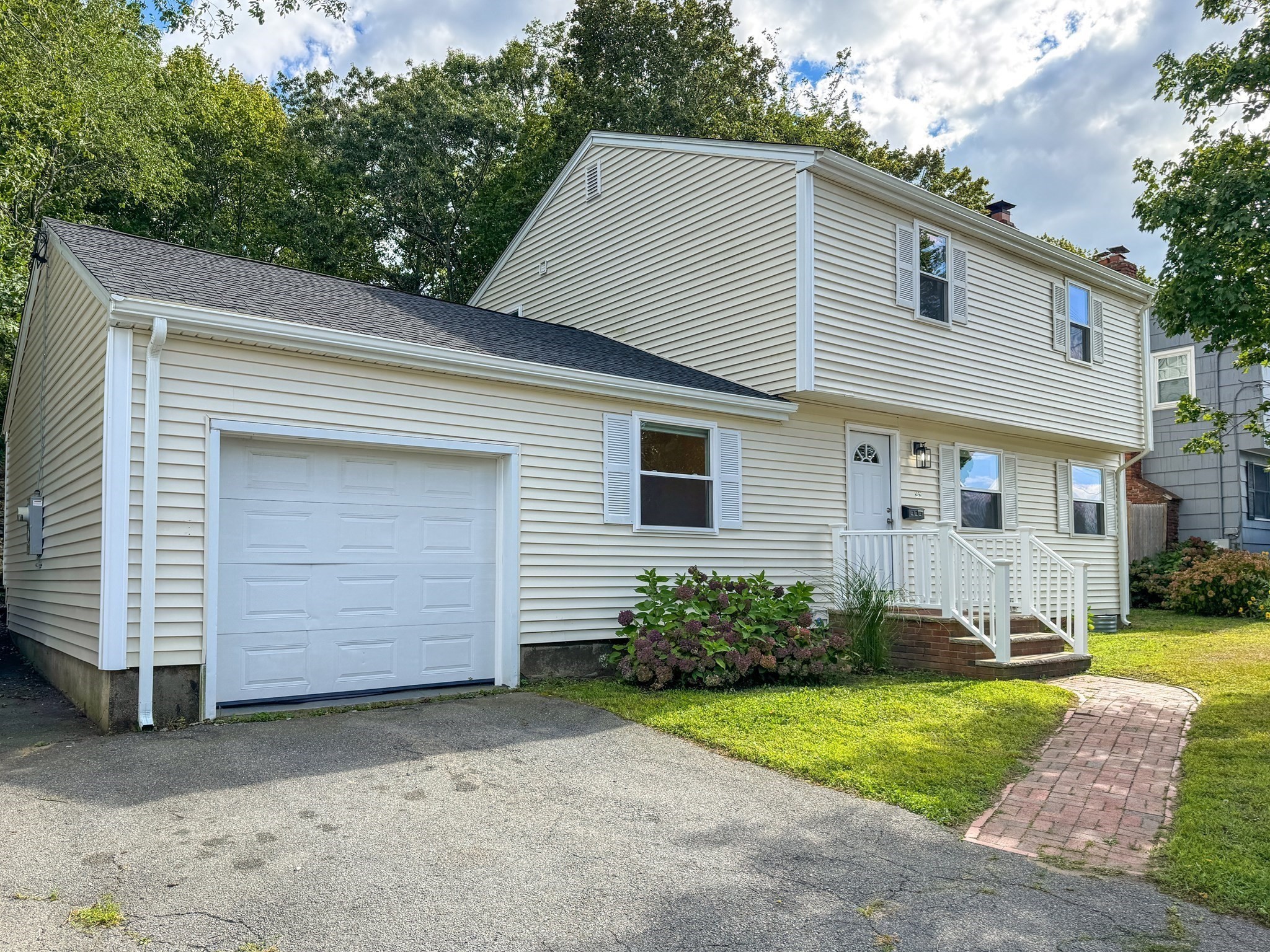 282 Pleasant St, Marblehead, MA 01945 - Image 2