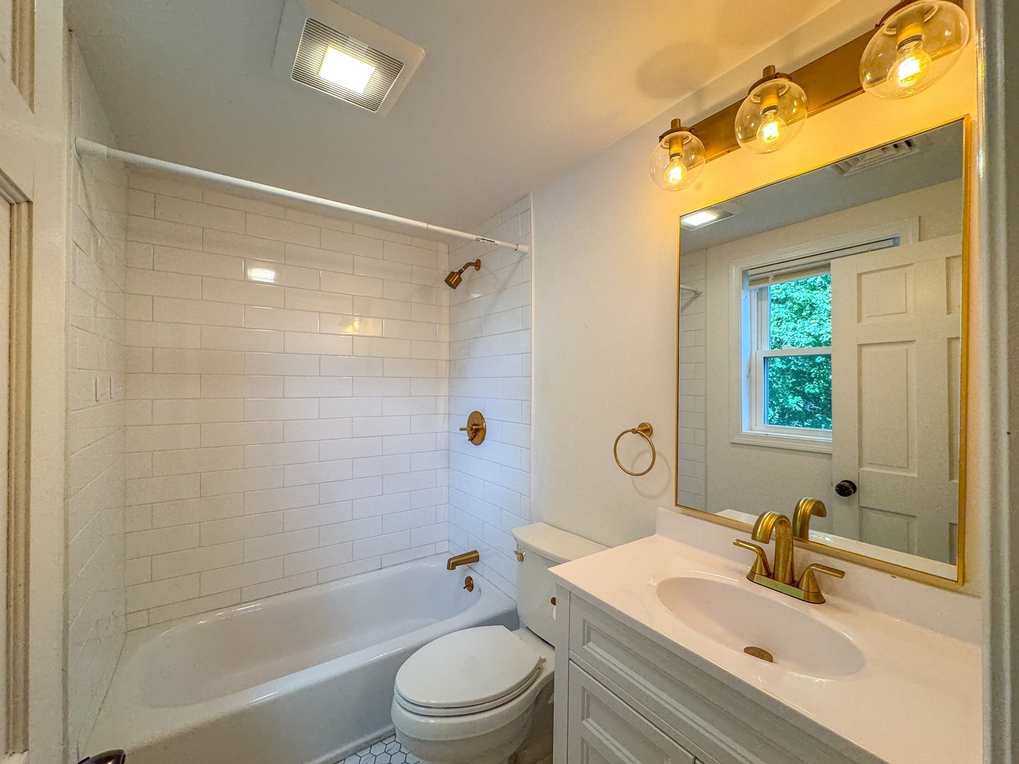 282 Pleasant St, Marblehead, MA 01945 - Image 21