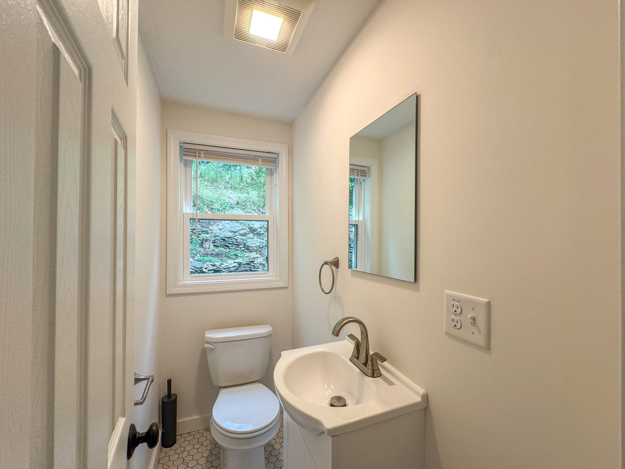 282 Pleasant St, Marblehead, MA 01945 - Image 22