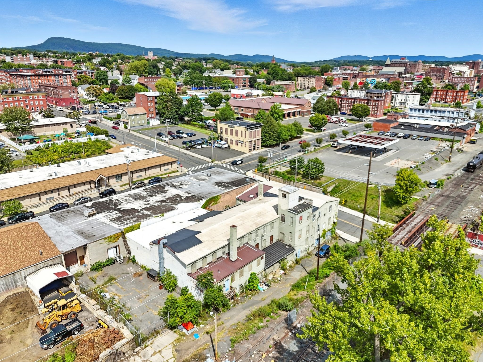 90 Sargeant St, Holyoke, MA 01040 - Image 24