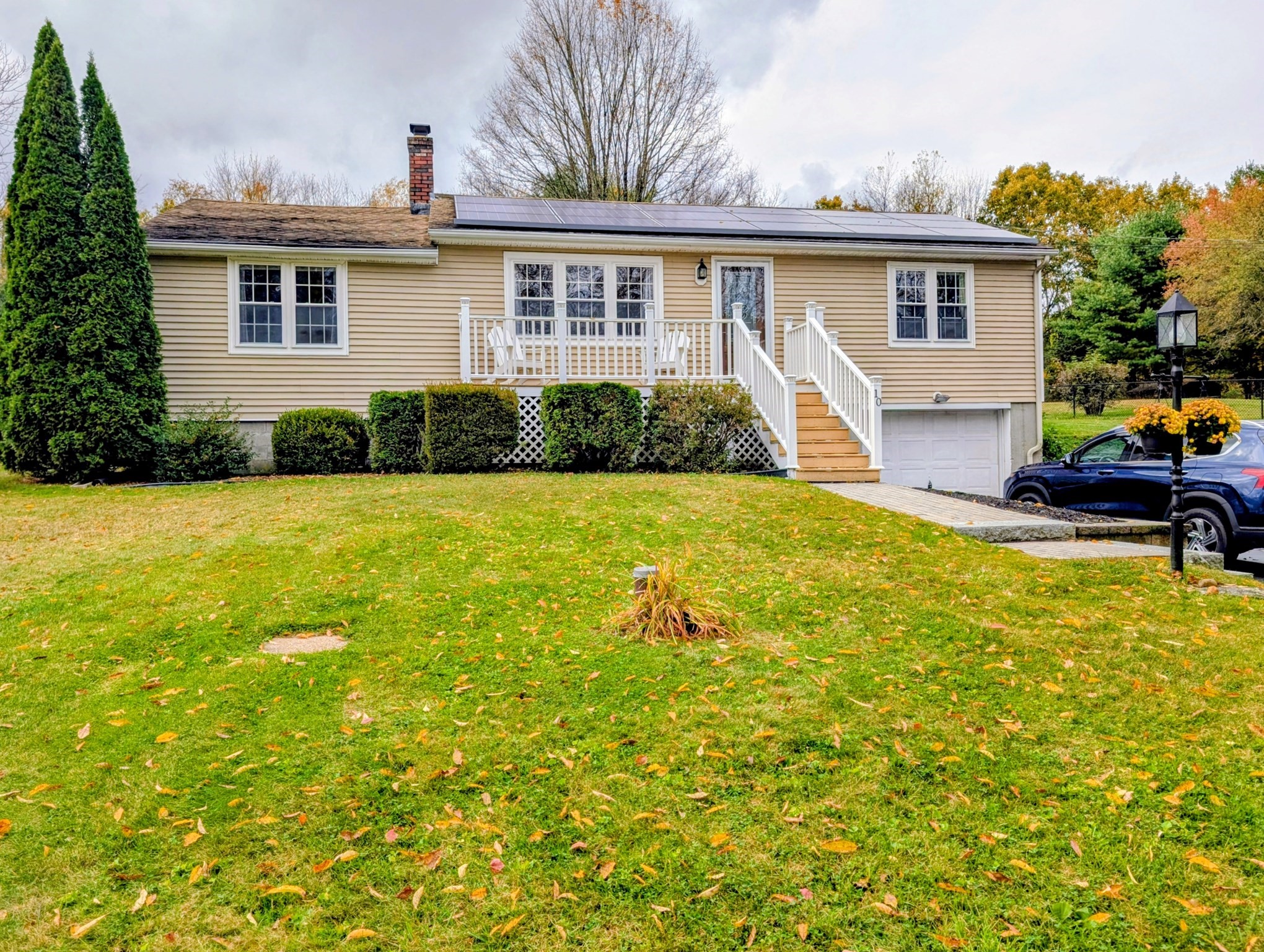 10 Harrington Rd, Charlton, MA 01507