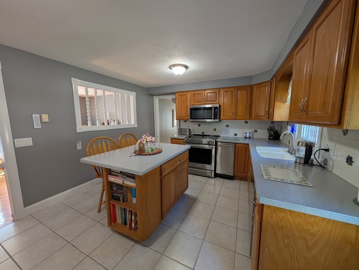 10 Harrington Rd, Charlton, MA 01507 - Image 10