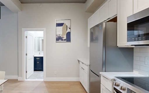 44 Bromfield, Apt 204