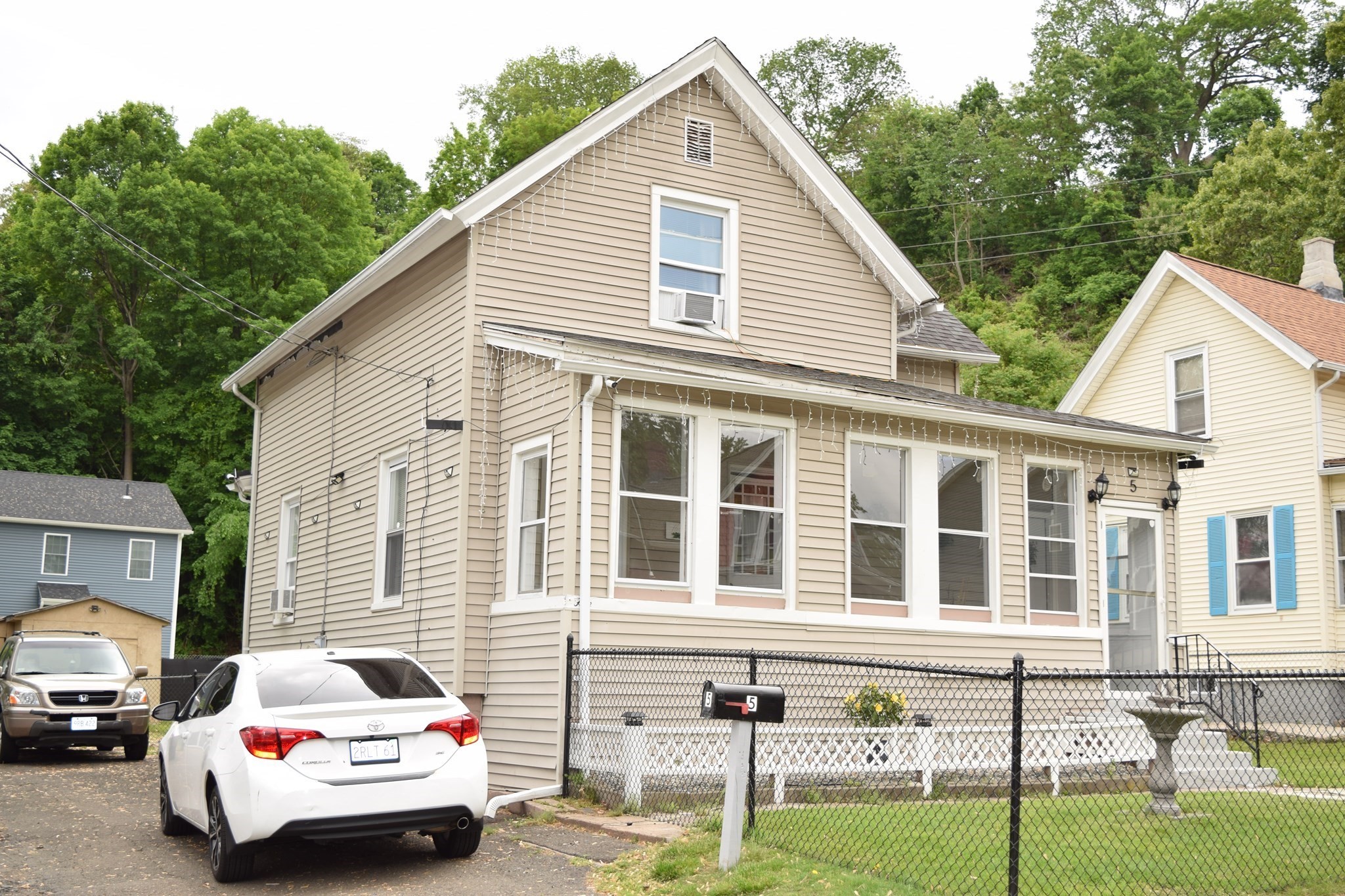 5 Vernon St, Holyoke, MA 01040 - Image 2