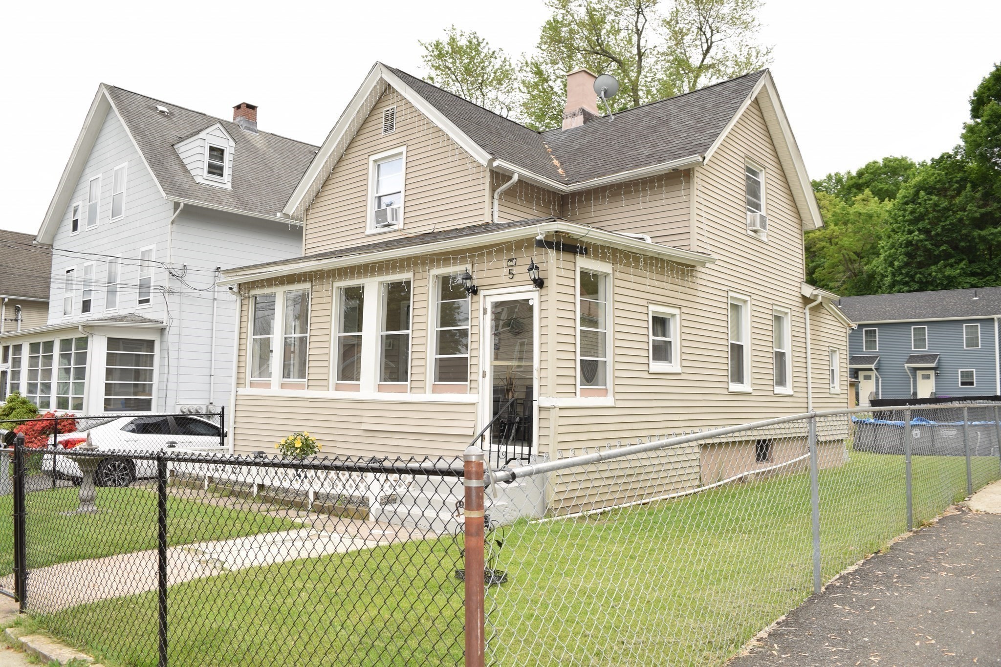 5 Vernon St, Holyoke, MA 01040 - Image 3
