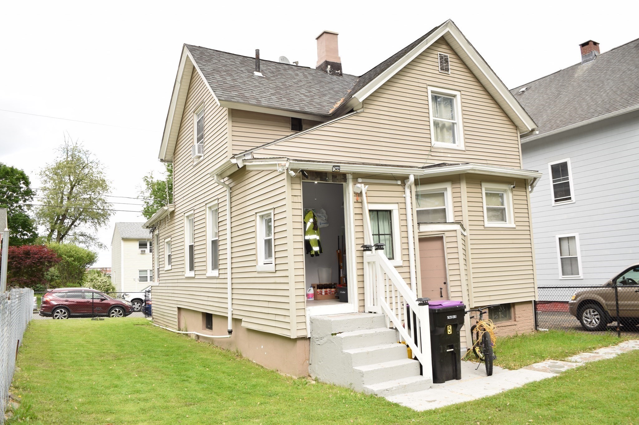 5 Vernon St, Holyoke, MA 01040 - Image 32