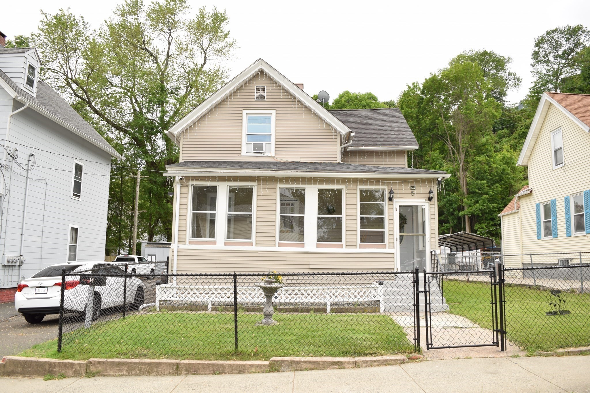 5 Vernon St, Holyoke, MA 01040 - Image 33