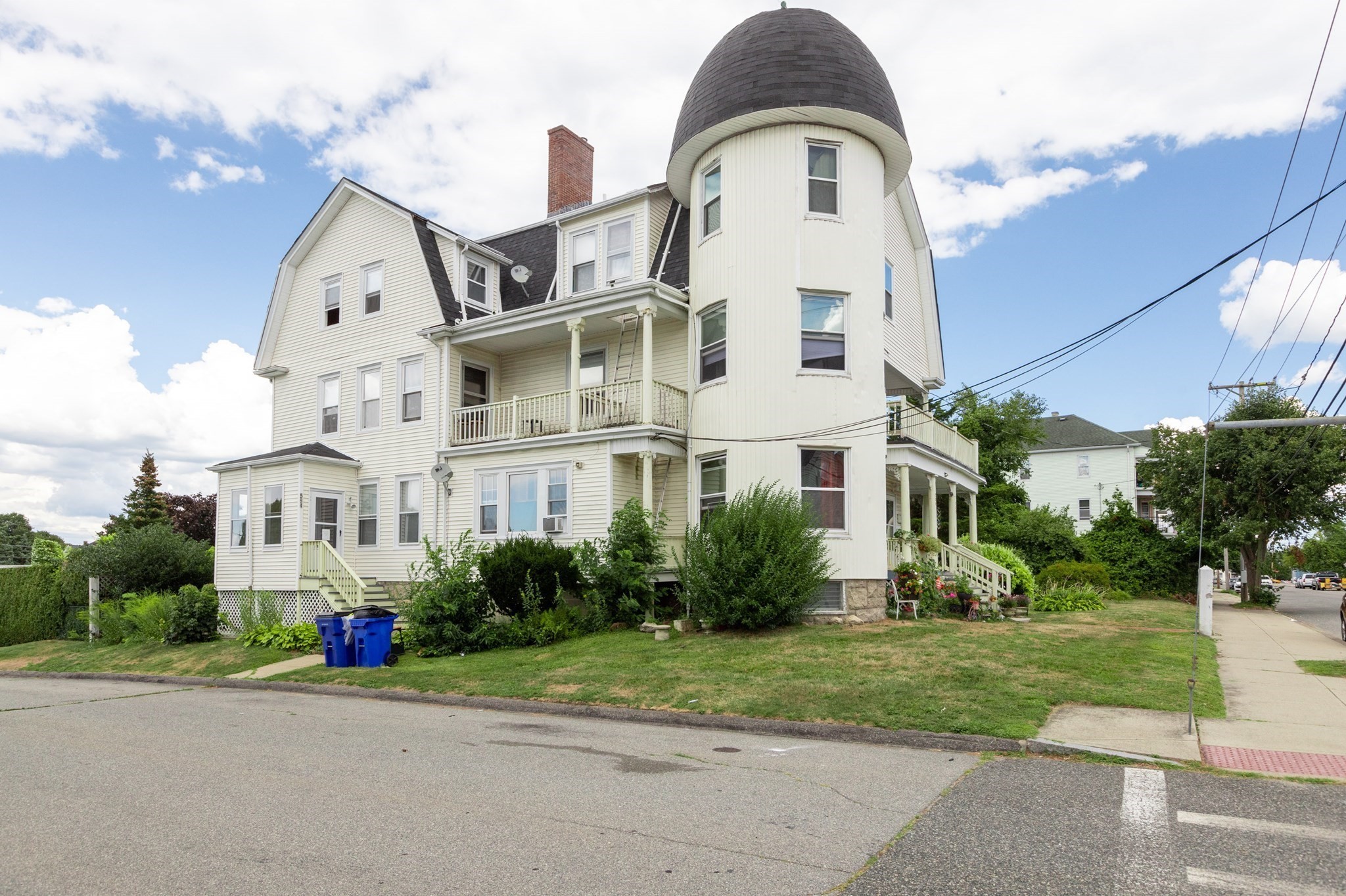 584 Mount Hope Ave, Fall River, MA 02724