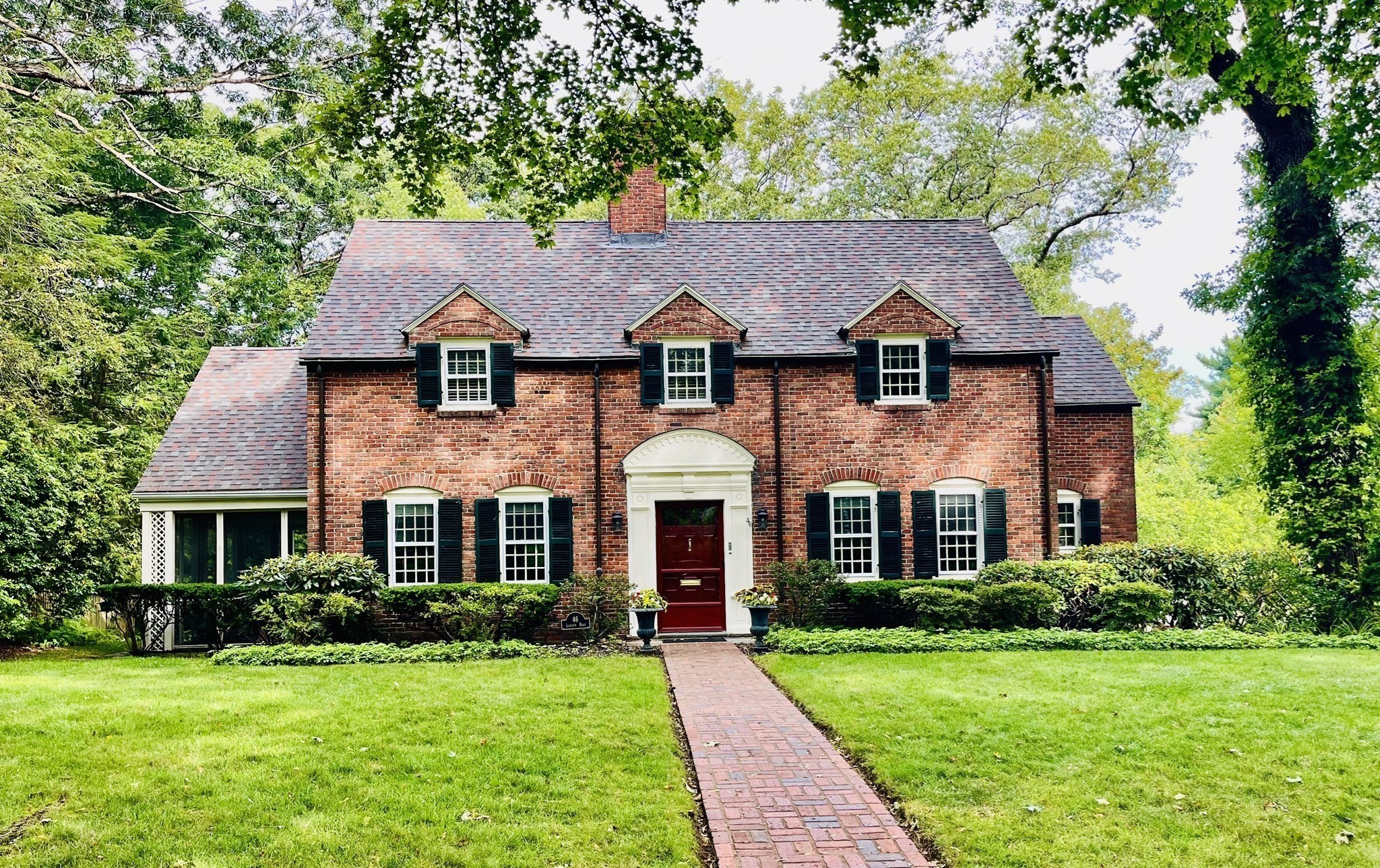 46 Lincoln Rd, Wellesley, MA 02481