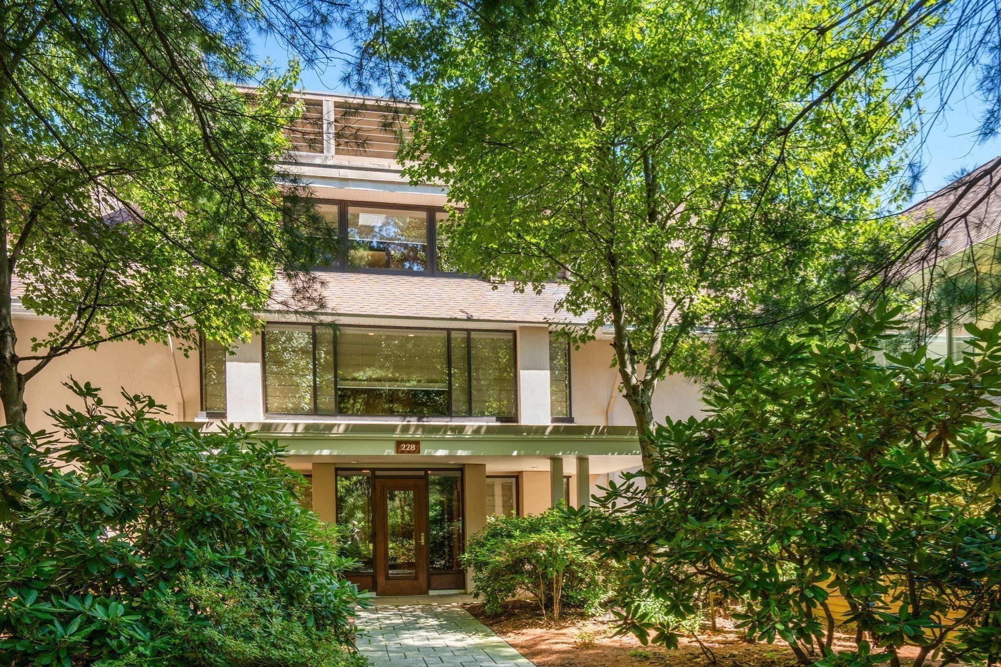 228 Allandale Rd Unit 1B, West Roxbury, Boston, MA 02467