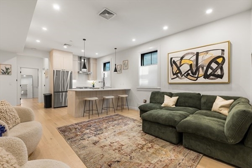 38 Lexington Street, Apt 101
