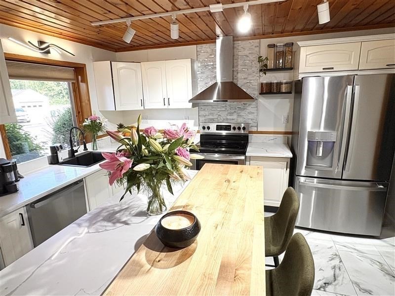 2 Pat Dr, Danvers, MA 01923 - Image 3