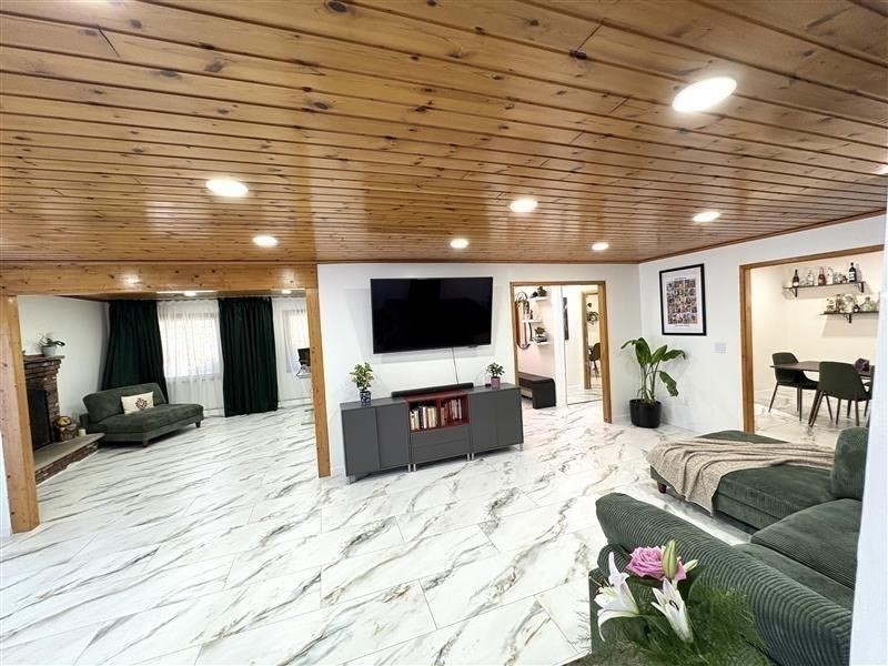 2 Pat Dr, Danvers, MA 01923 - Image 4