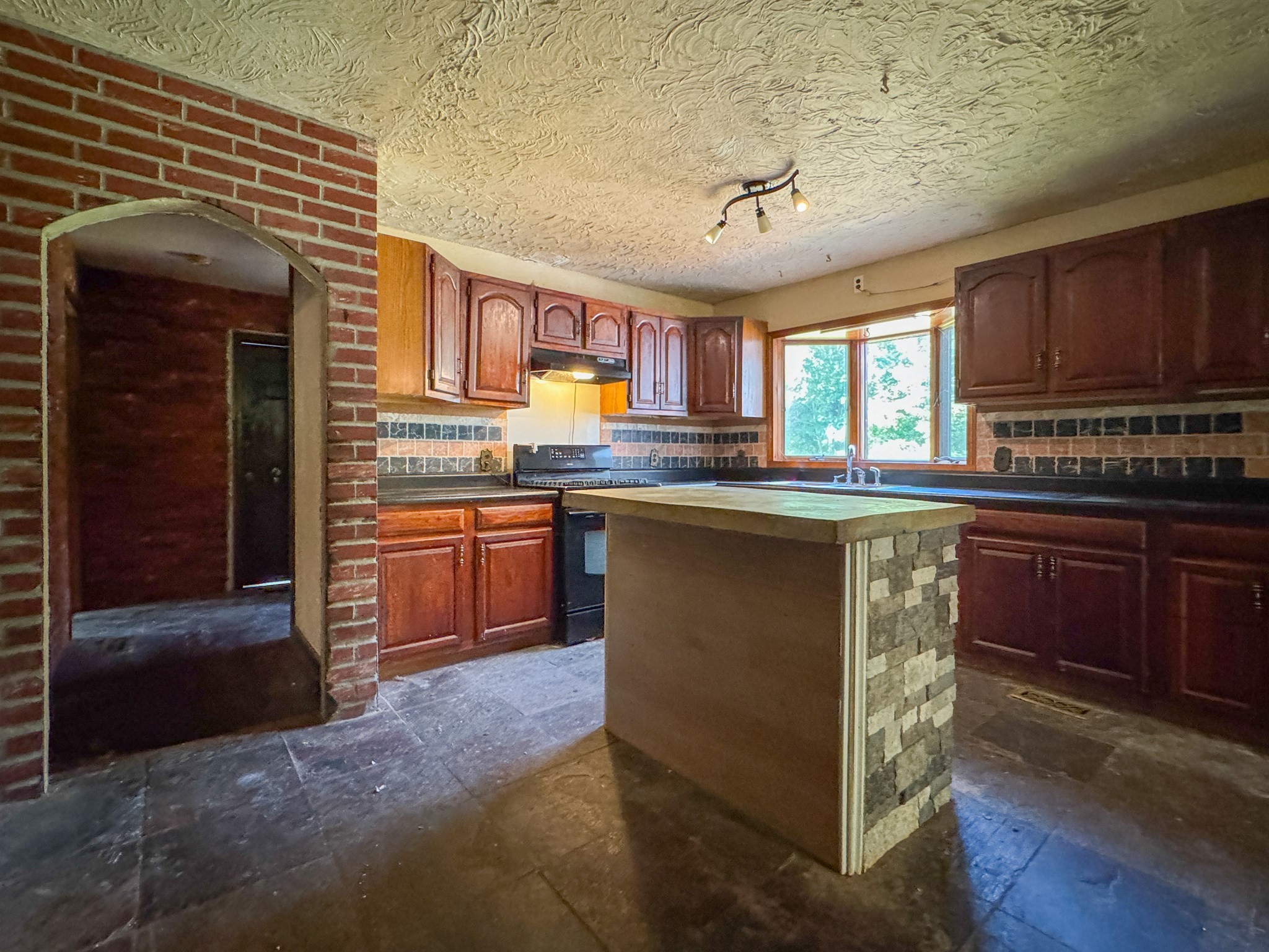 198 Union Rd, Wales, MA 01081 - Image 21