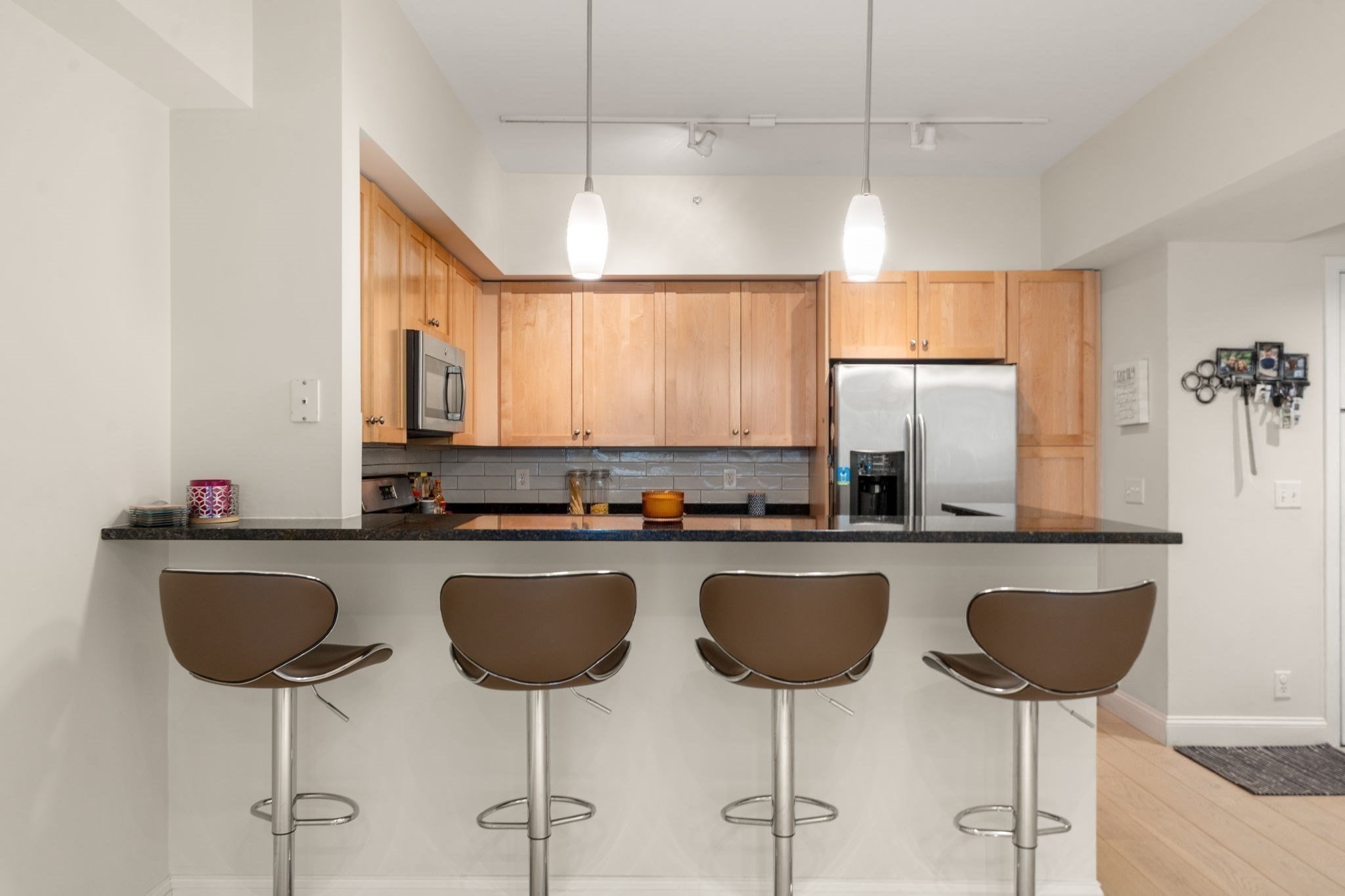 550 Pleasant St Unit 307, Winthrop, MA 02152