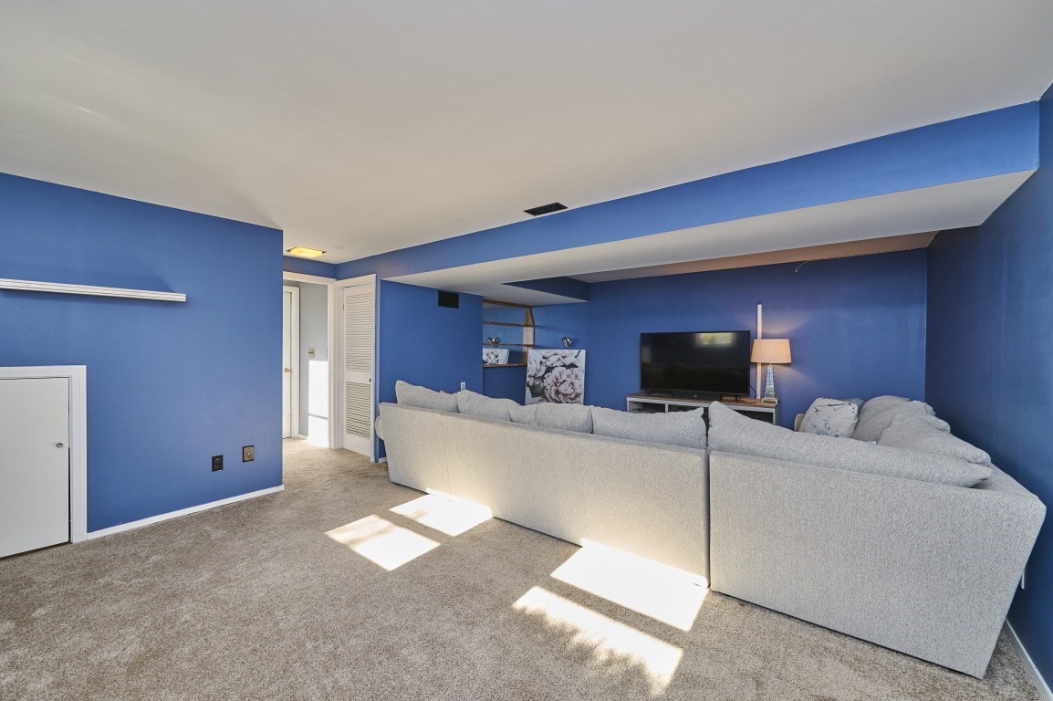 35 Catherine Dr, Peabody, MA 01960