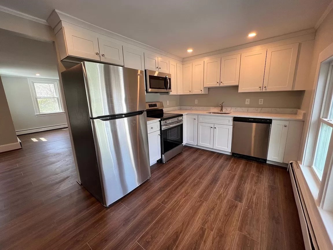 49 W Greenwood, Amesbury, MA 01913 - Image 2