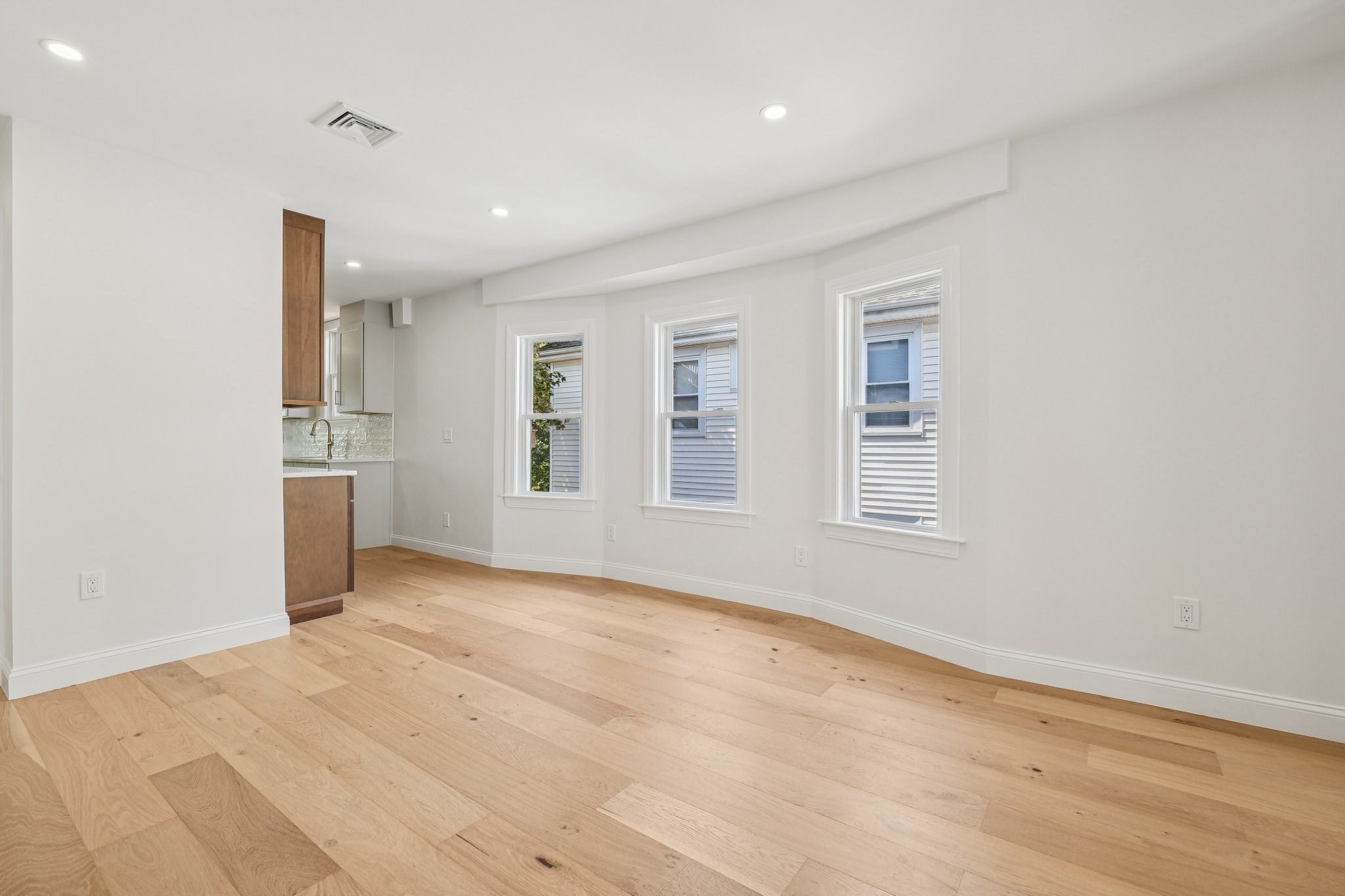 32 Larch Unit 32, Brighton, Boston, MA 02135 - Image 7