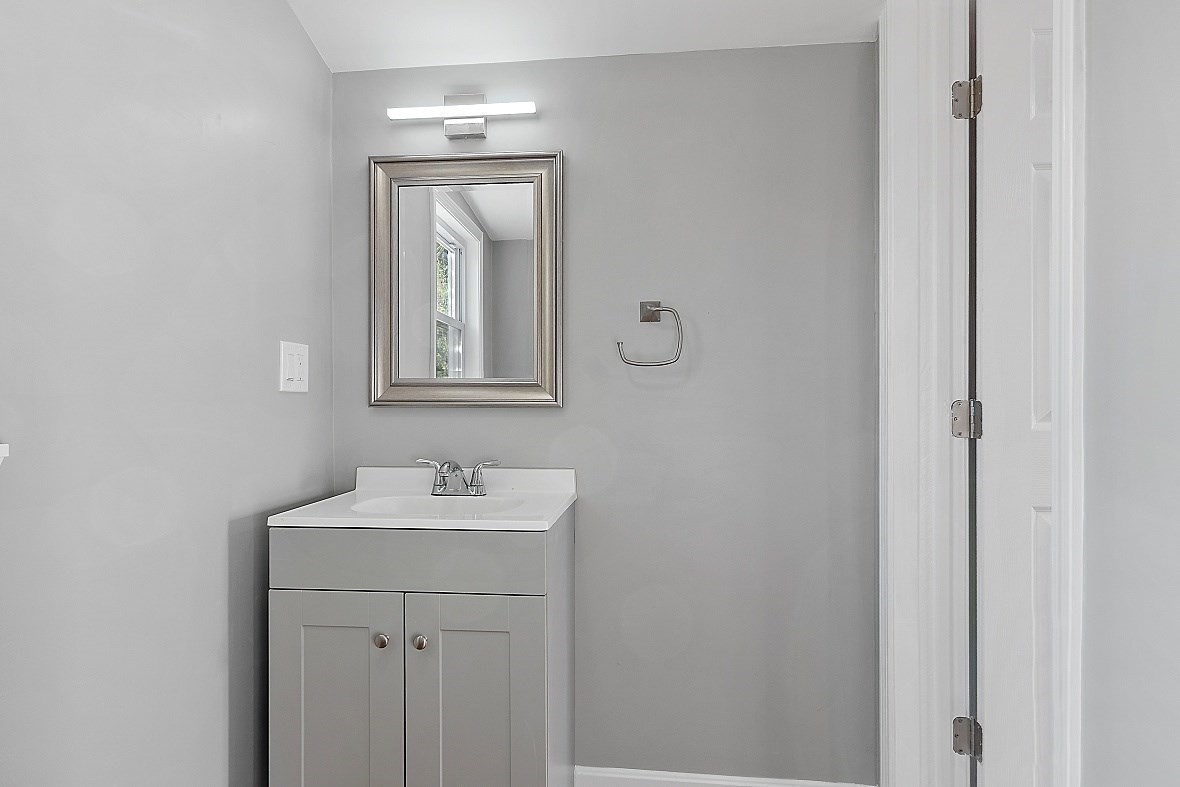 135 Cumberland Ave, Attleboro, MA 02703 - Image 14