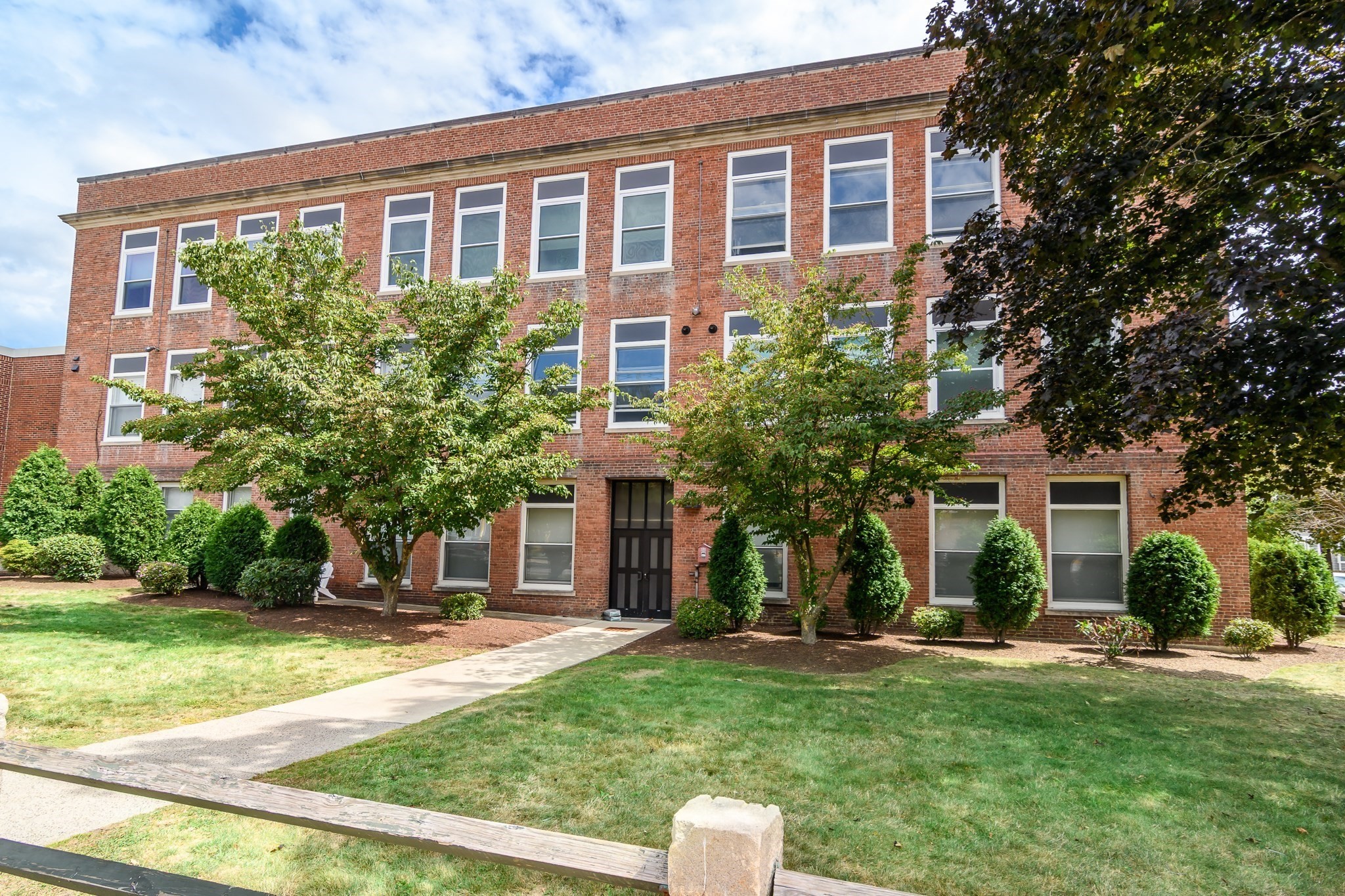 948 Main St Unit 209, Waltham, MA 02451