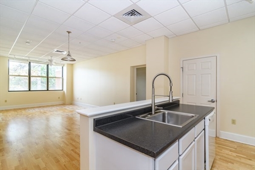 948 Main St, Apt 209