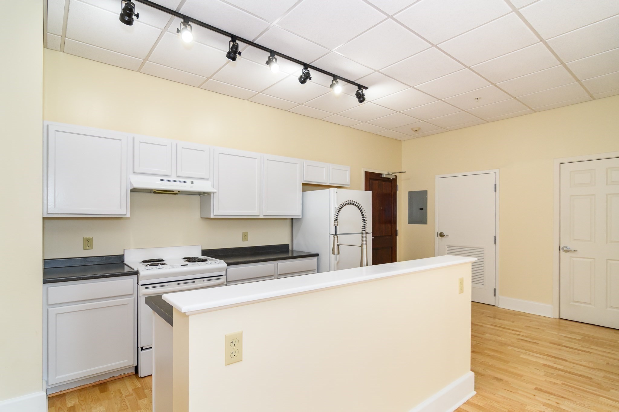 948 Main St Unit 209, Waltham, MA 02451 - Image 4
