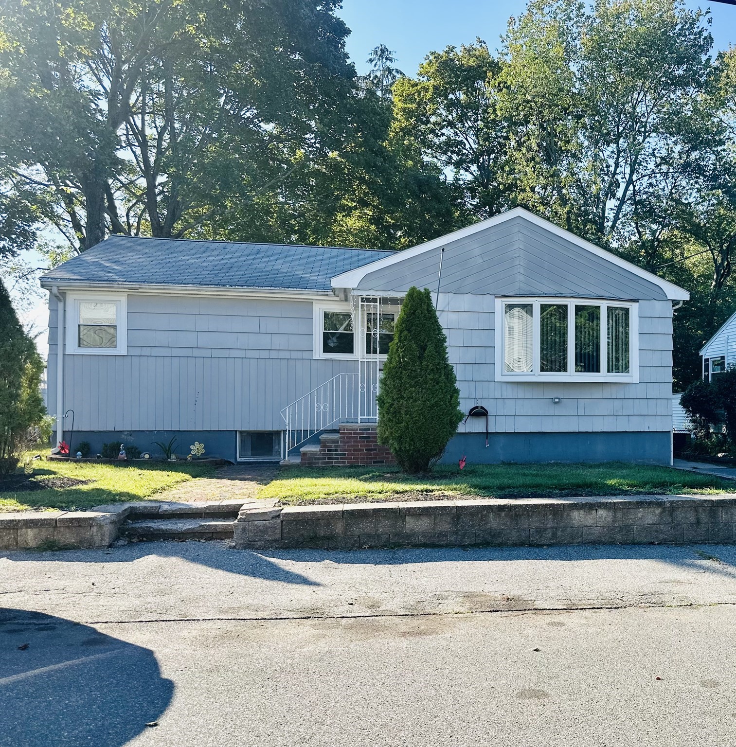 31 Fairchild Ave, Saugus, MA 01906