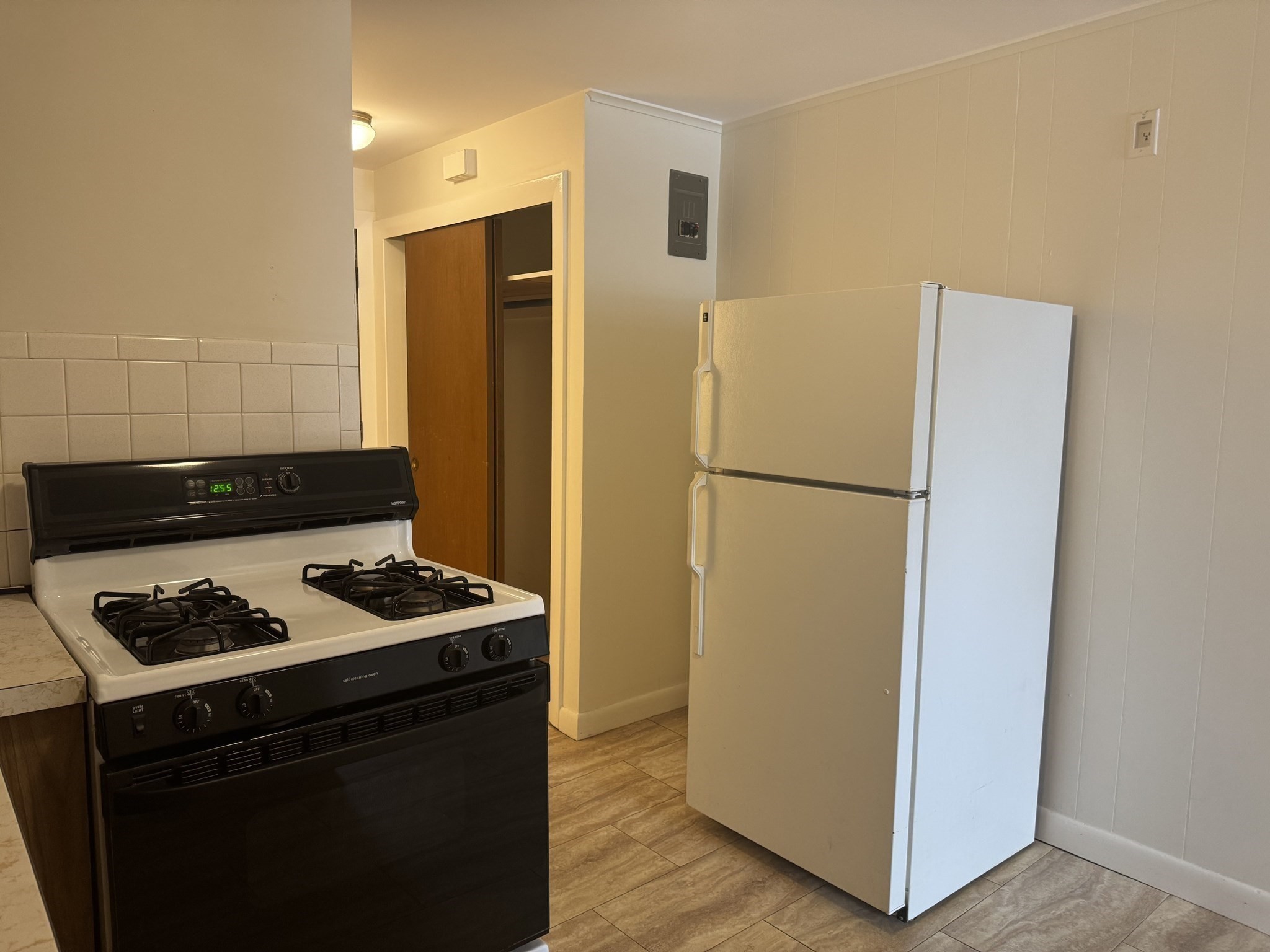 100 Magnolia Ave Unit 4, Lynn, MA 01904 - Image 13
