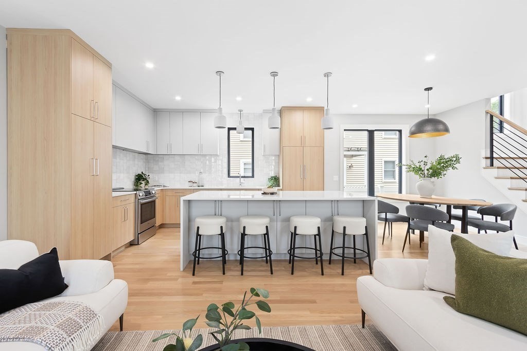 354 Linwood Ave Unit 1, Newton, MA 02460