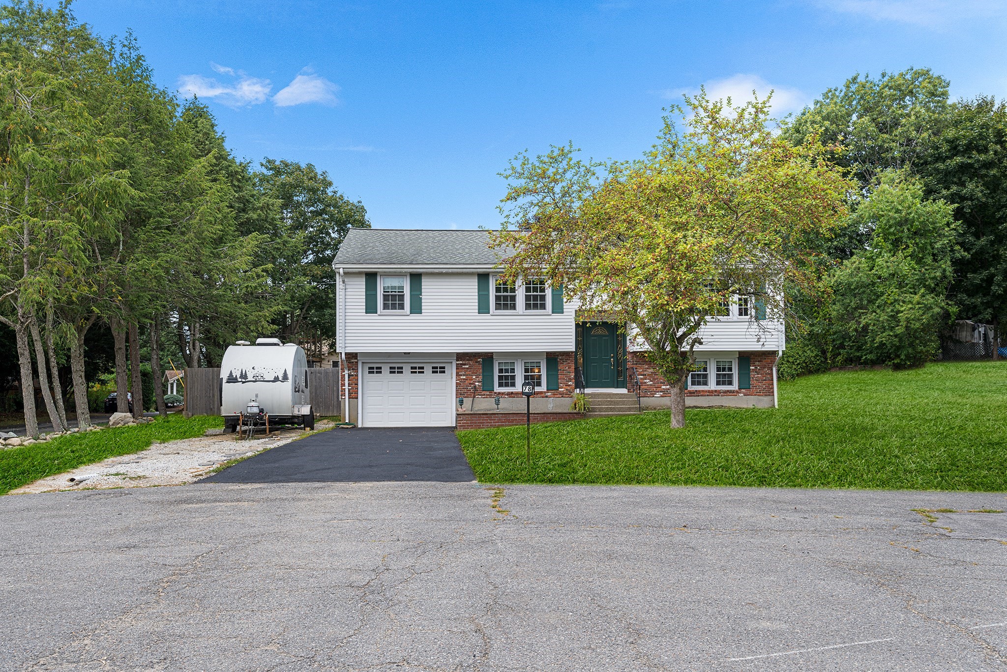 78 Apple D Or Rd, Framingham, MA 01701