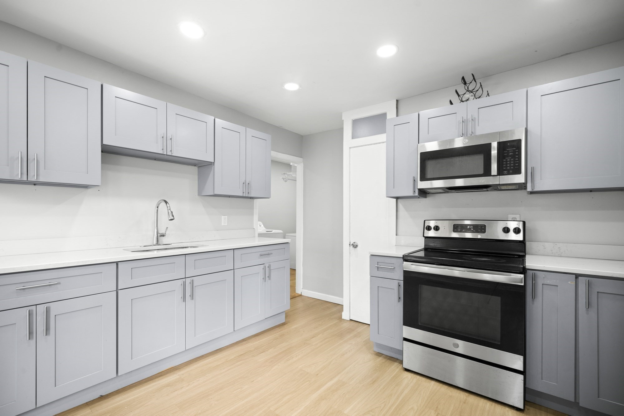 57 Narragansett St, Springfield, MA 01107 - Image 4