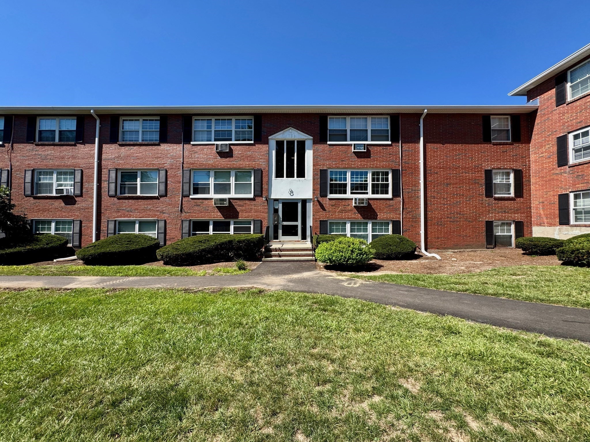 8 Tara Dr #2, Weymouth, MA 02188