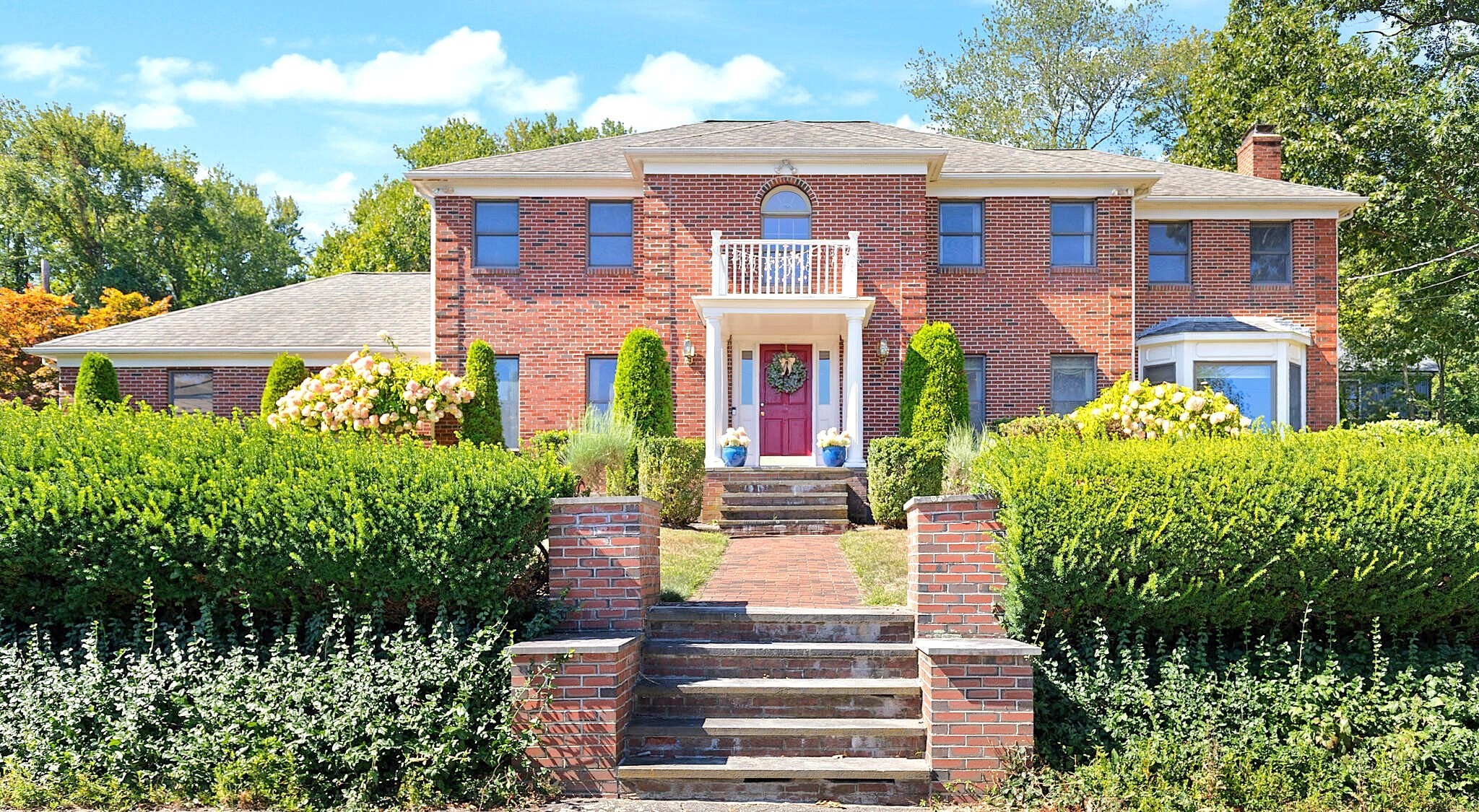 93 Brewster Dr, Norwood, MA 02062