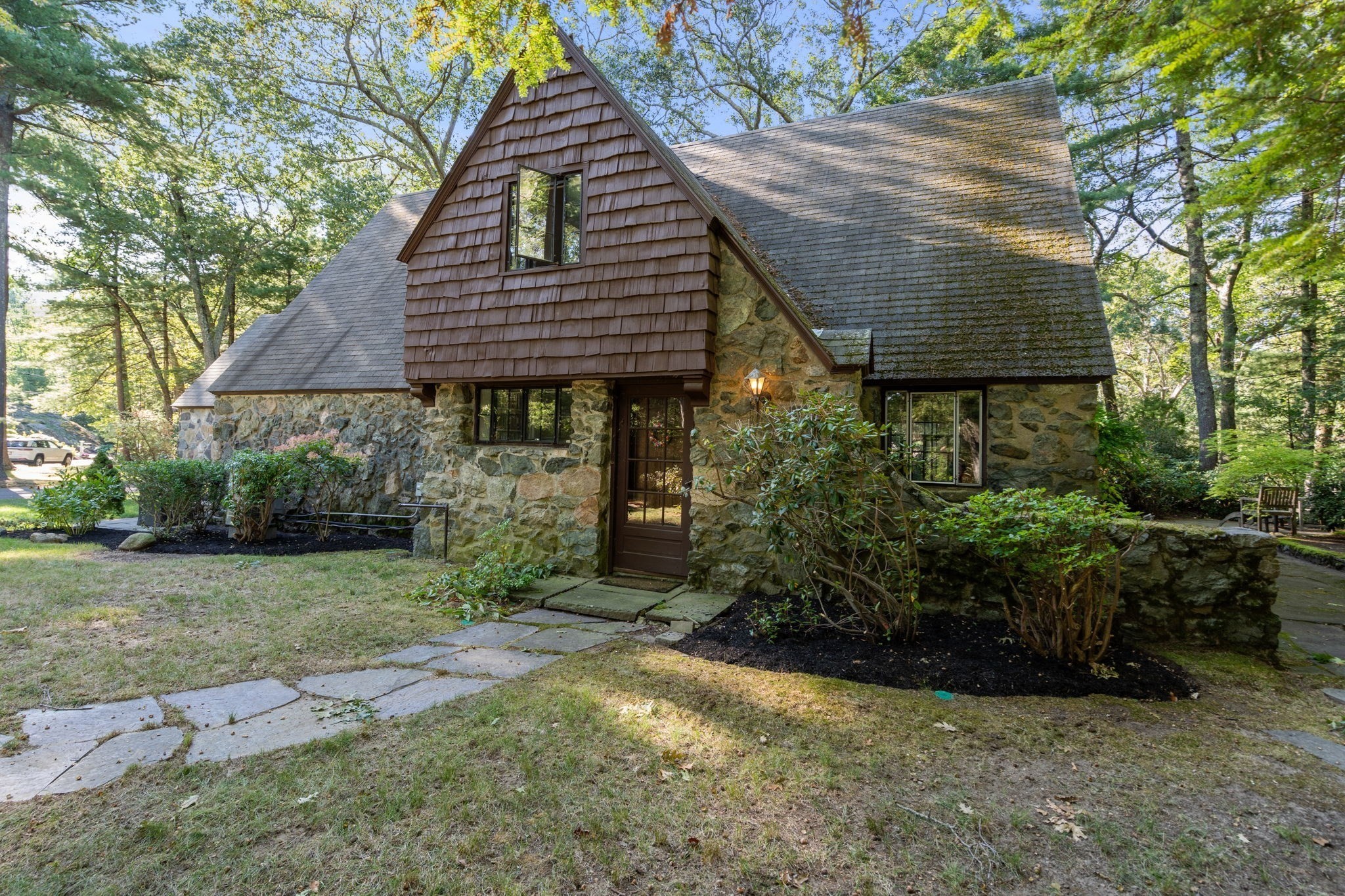 1 Aberdeen Road, Weston, MA 02493