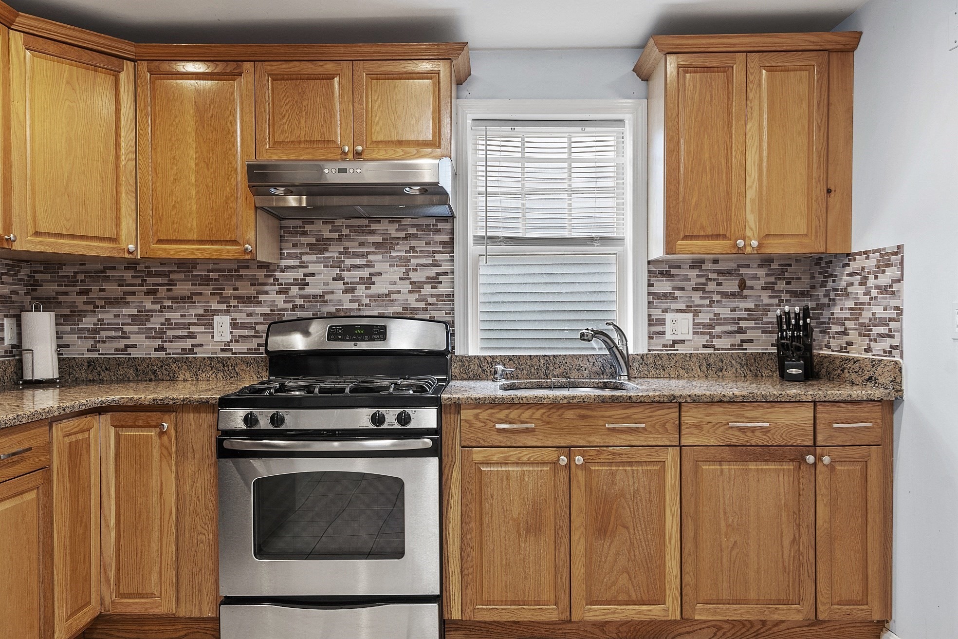 30 High St, Chelsea, MA 02150 - Image 2