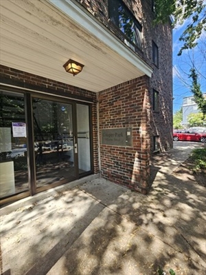 5 Centre Street, Apt 32