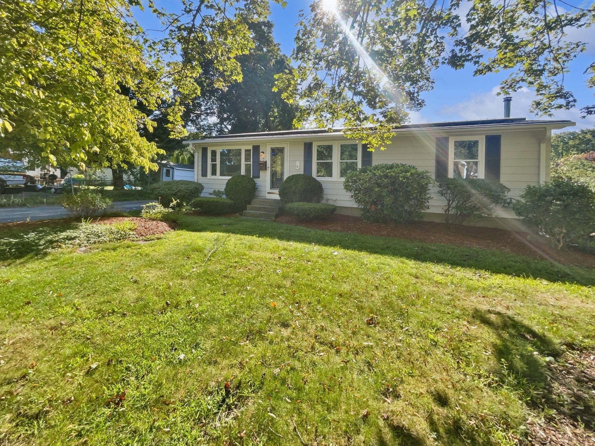 31 Verndale Ave, Attleboro, MA 02703