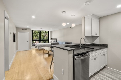 42 8th Street, Apt 3306