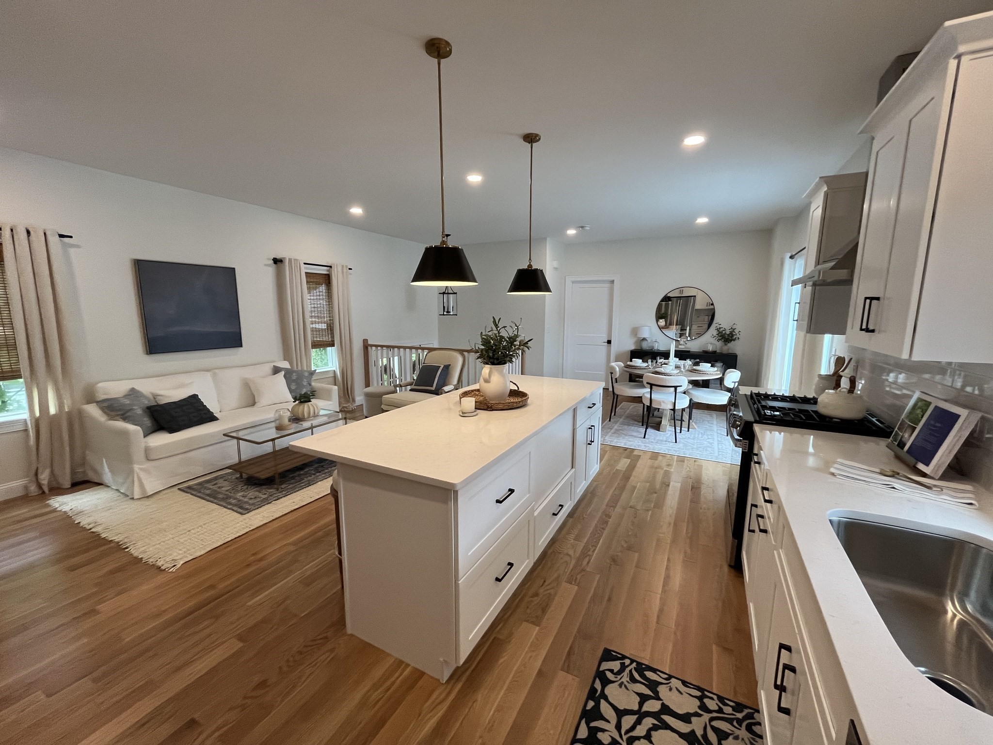 16 Clinton St, Marlborough, MA 01752