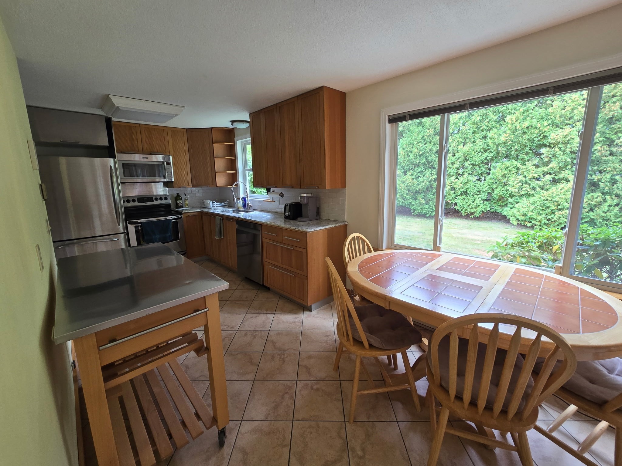 128 Sherwood Rd, Springfield, MA 01119 - Image 8