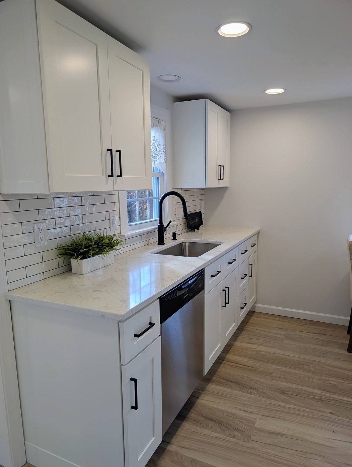 52 Harrison Ave, Auburn, MA 01501 - Image 10