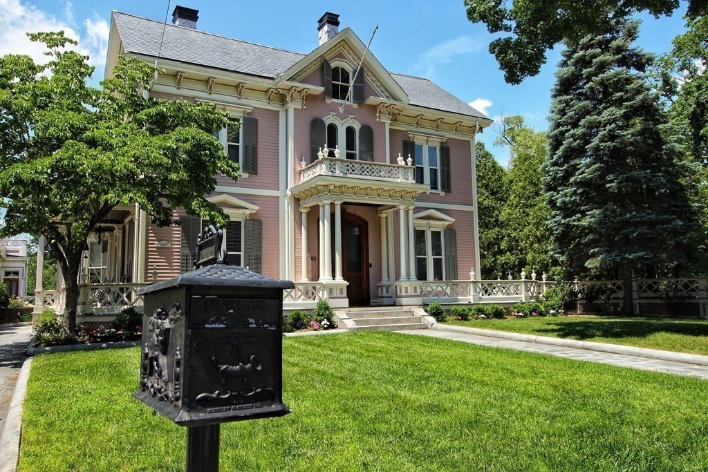 65 Central St, Andover, MA 01810