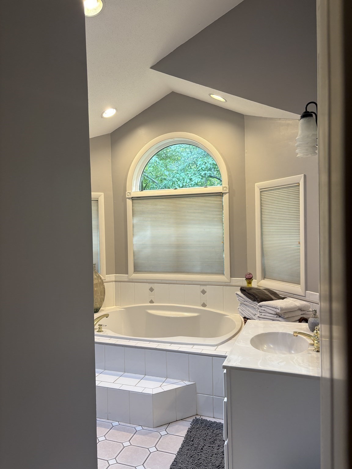 321 Westerly Cr, Ludlow, MA 01056 - Image 11