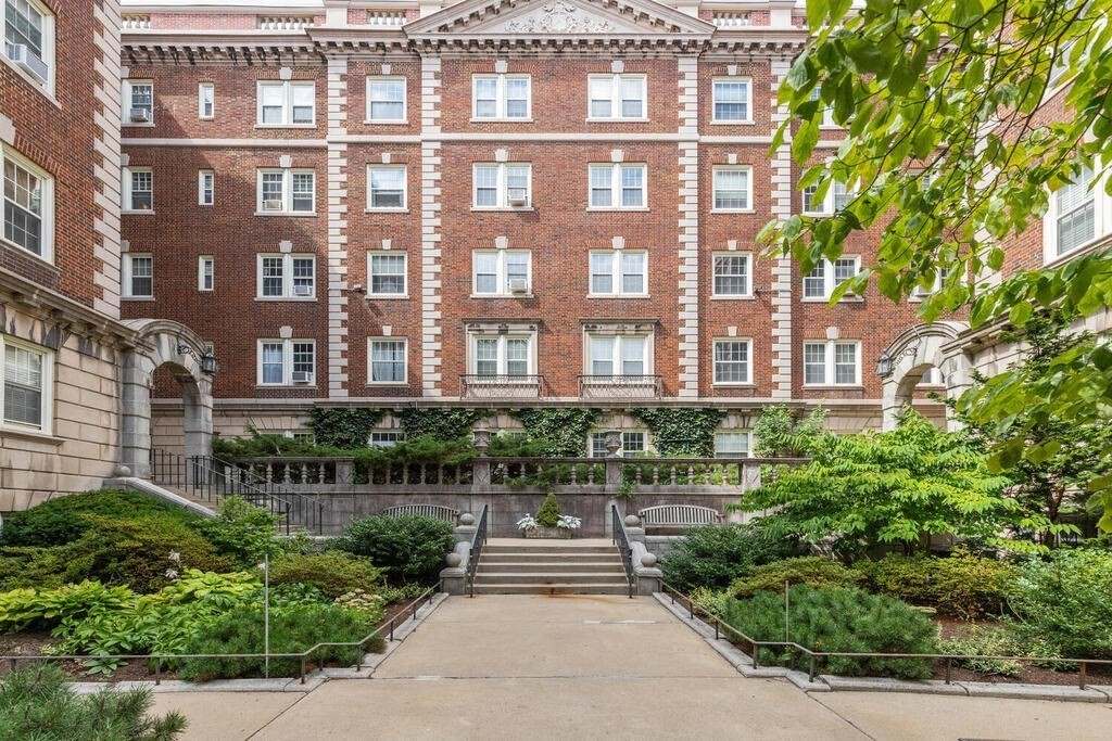 3 Arlington St Unit 31, Cambridge, MA 02140