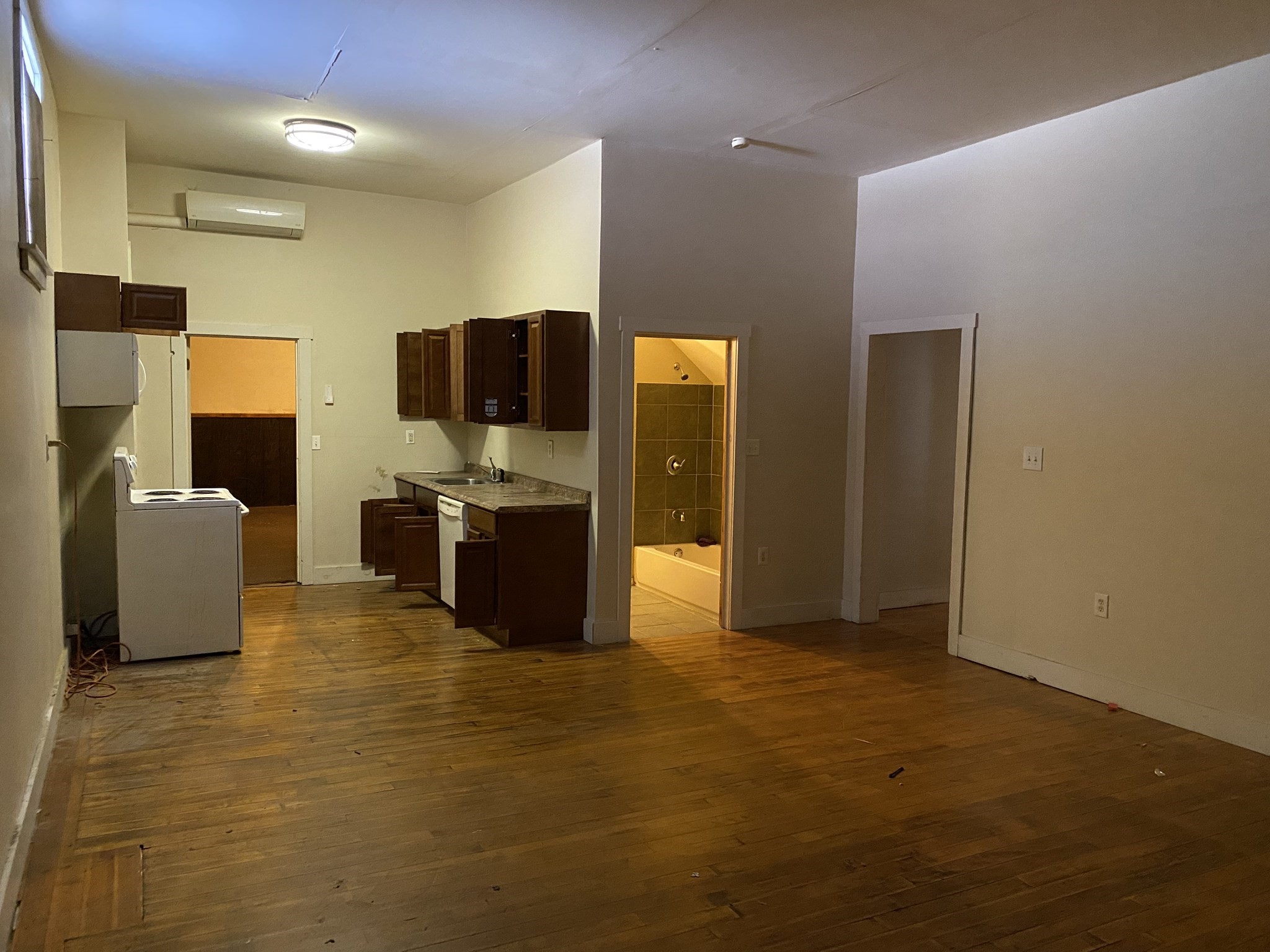 318 Main St, Southbridge, MA 01550 - Image 8