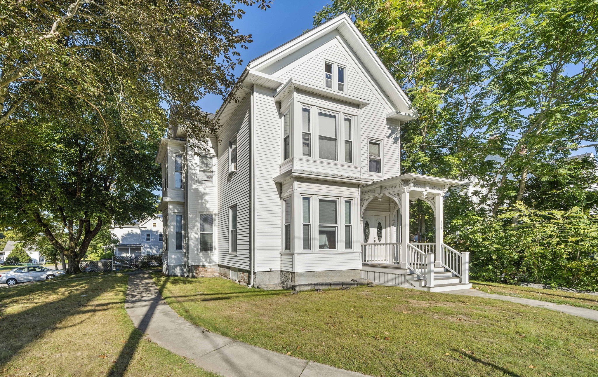 152 S Franklin St, Holbrook, MA 02343