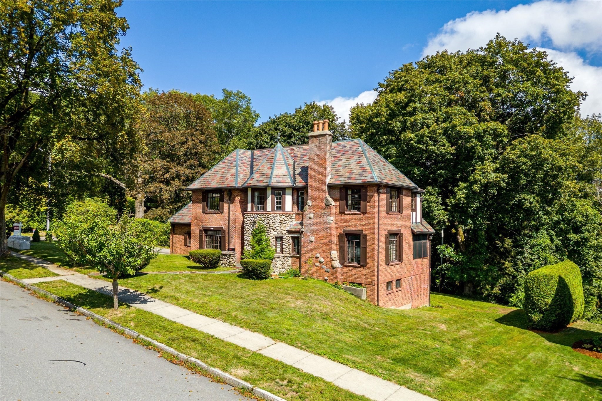 22 Audubon Rd, Worcester, MA 01602 - Image 2