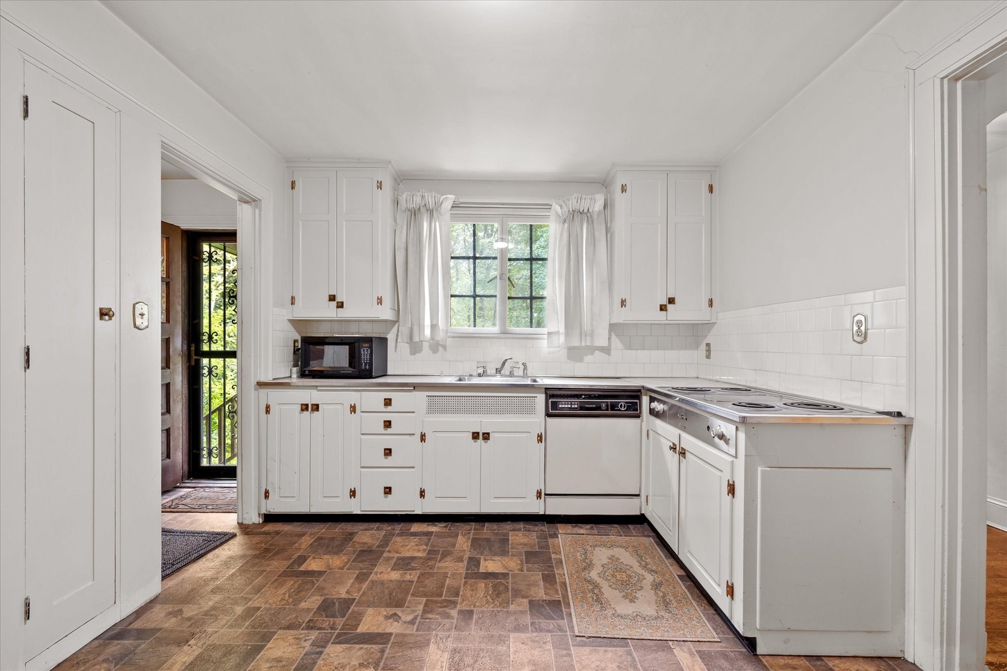 22 Audubon Rd, Worcester, MA 01602 - Image 7